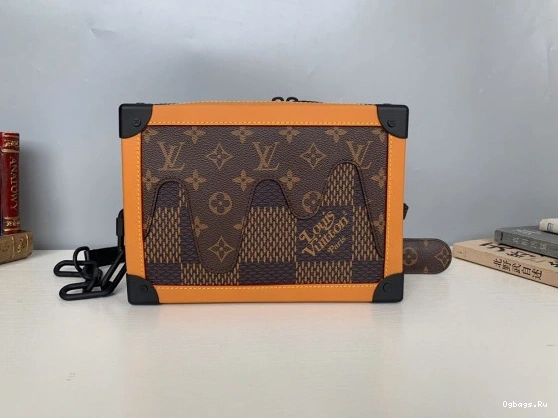 VUITTON SOFT LOUIS TRUNK 0118